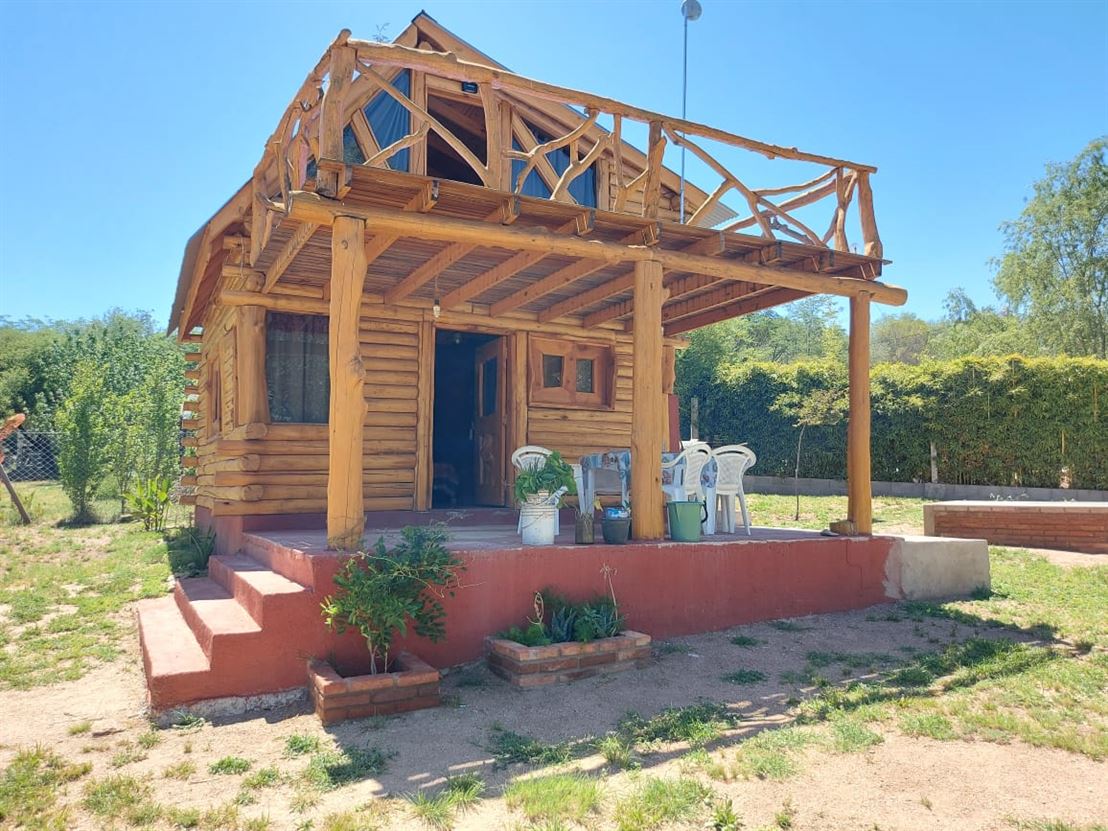 Cabaña con piscina, más construcción! Oportunidad!