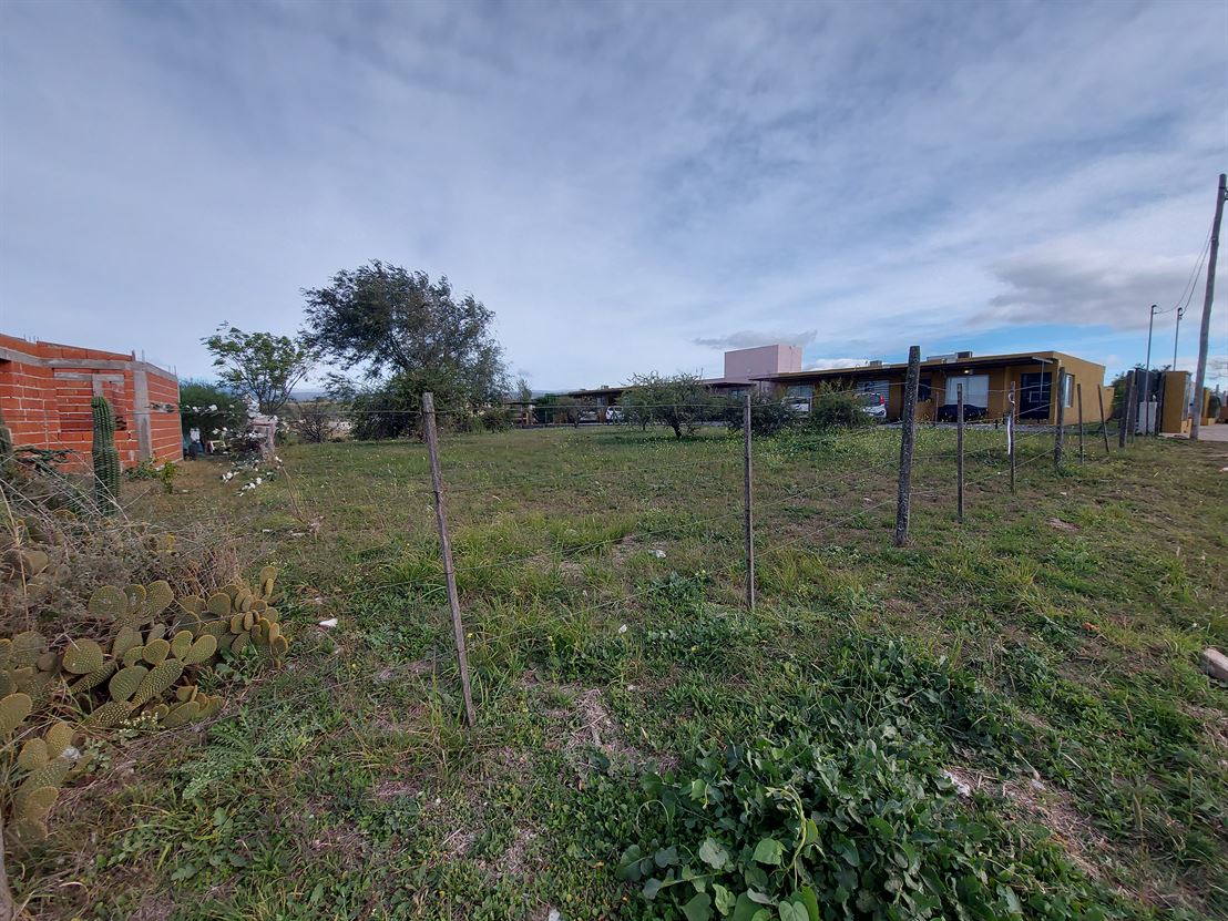 Lote de 1030 metros en Villa Santa Cruz del Lago