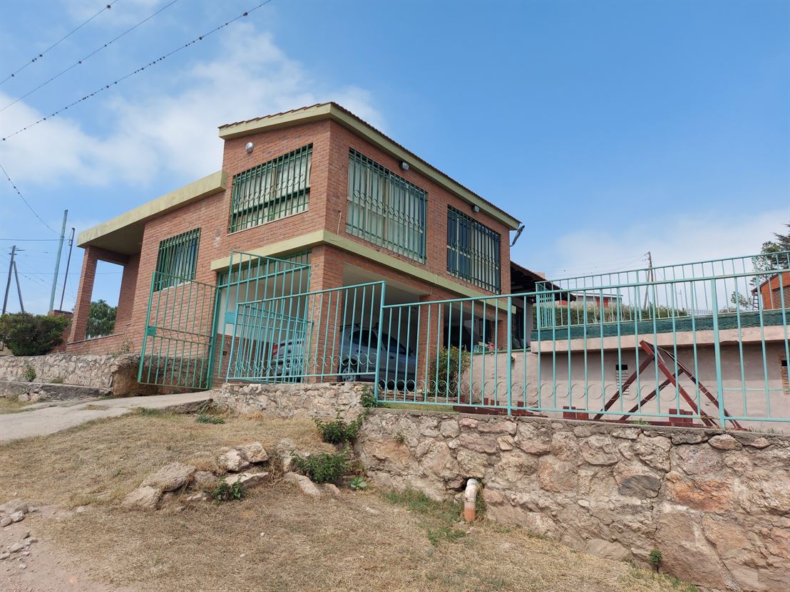 Hermosa casa con piscina en Parque Síquiman