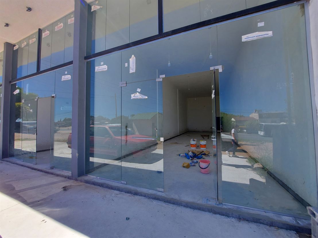 Amplio local comercial en Villa Santa Cruz del Lago