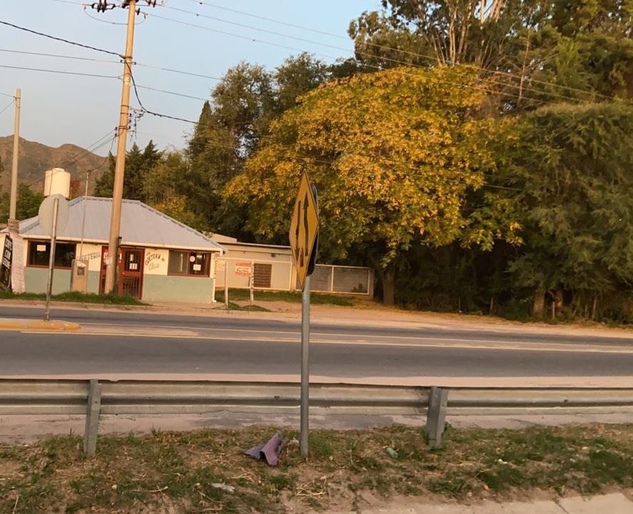 Fondo de comercio. Cafetería en cruce de rutas 38 y E55,. Bialet Masse.