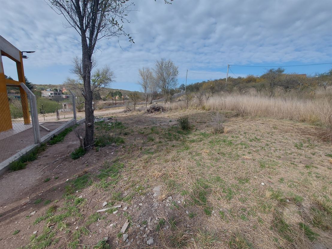 Hermoso lote a metros del río de Estancia Vieja.