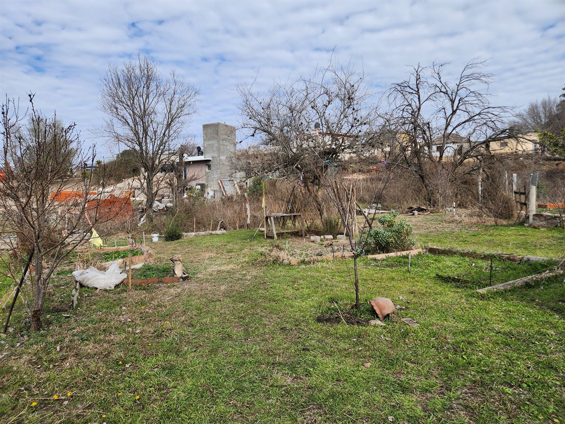 Lote de mas de 1200 m2 con arroyo en Tanti 