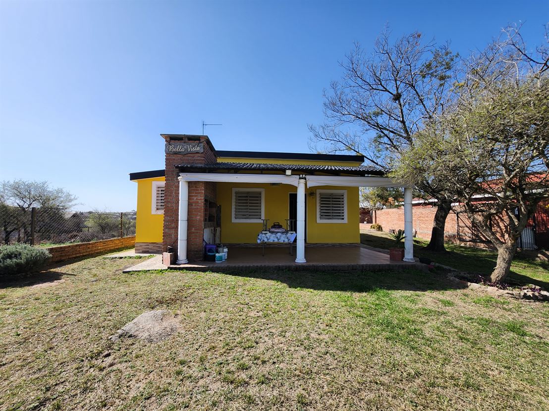 Propiedad con piscina en zona alta de Estancia Vieja.
