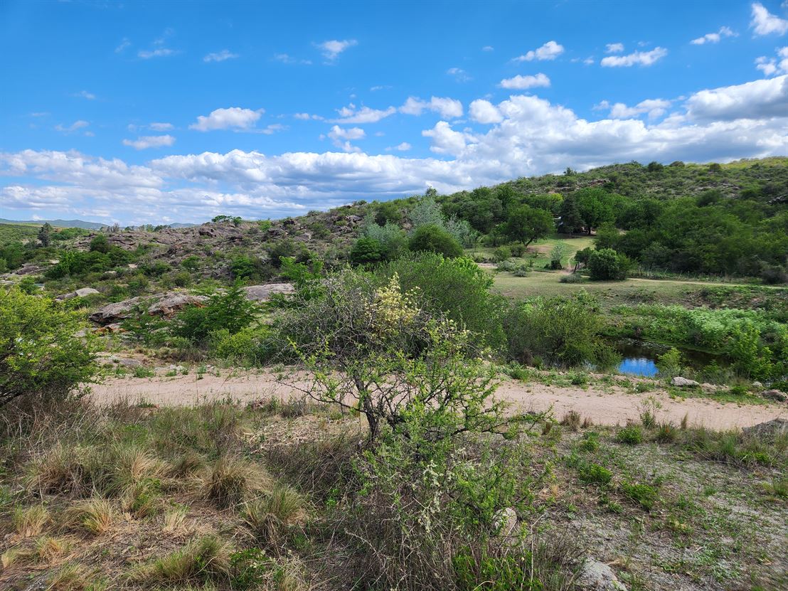 Lote junto al Río Los Chorrillos en Estancia Vieja