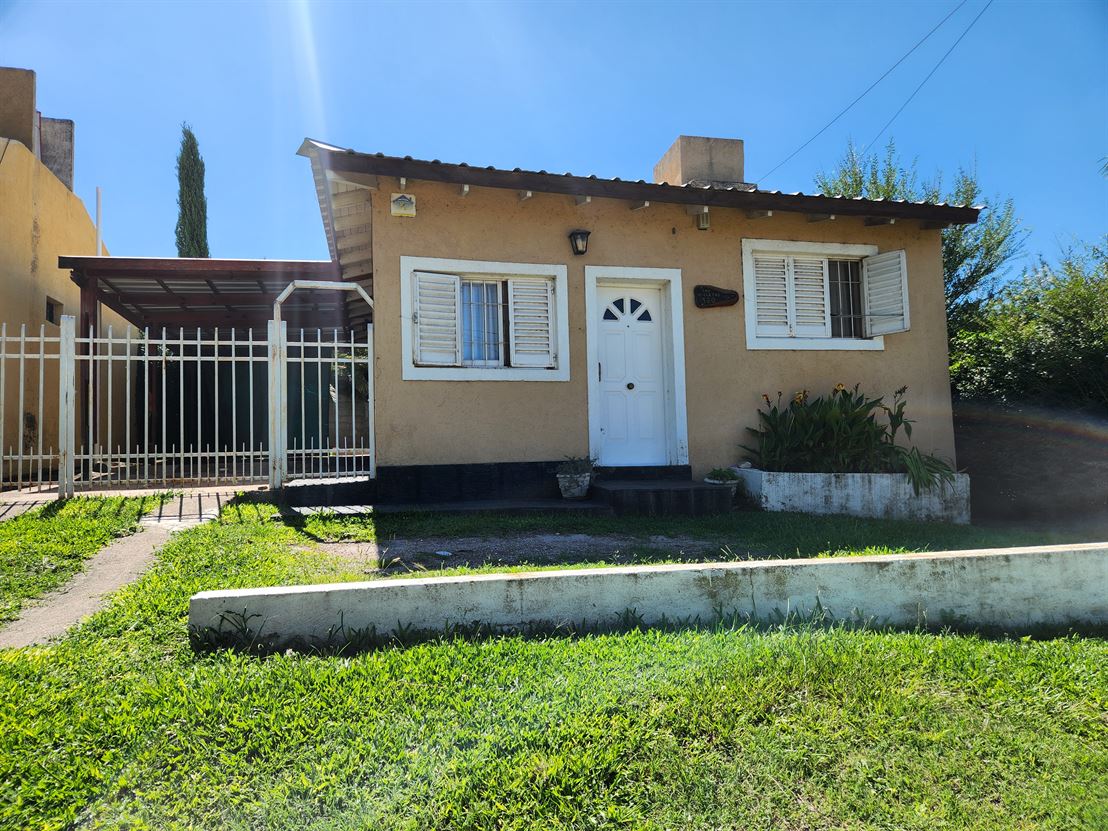 Hermosa casa de dos dormitorios en Santa Cruz del lago