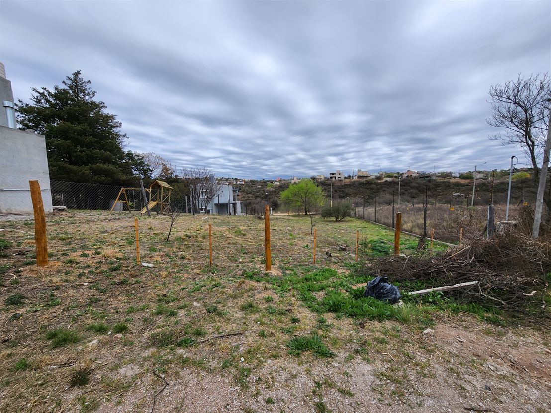 Lote en Estancia Vieja. Excelente zona.